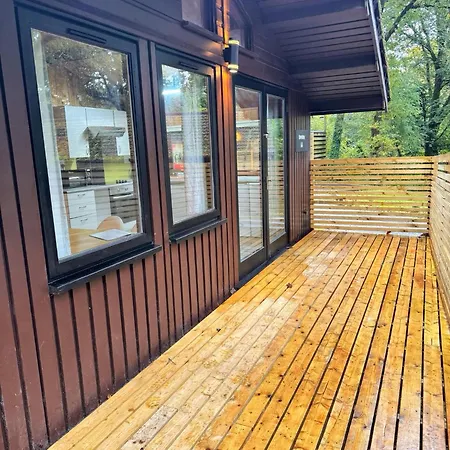 Snowdrop 14 Hot Tub-Woodlandlodges-Tenby-Pendine Carmarthen Exterior photo
