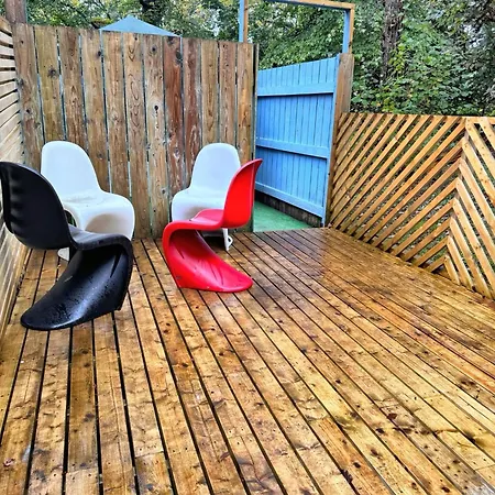 Snowdrop 14 Hot Tub-Woodlandlodges-Tenby-Pendine Carmarthen Exterior photo