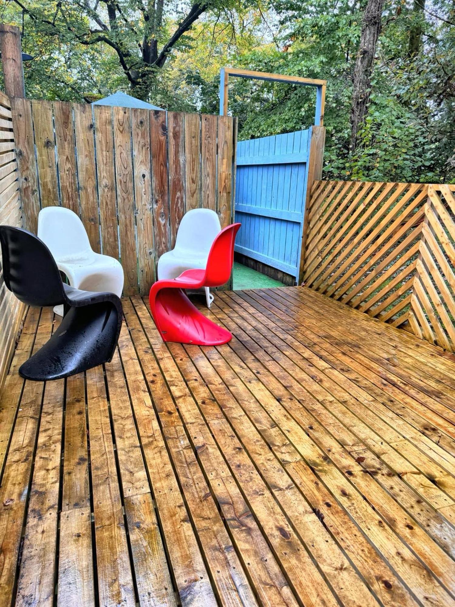 Chalet Snowdrop 14 Hot Tub-woodlandlodges-tenby-pendine